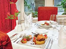 Glendale Restaurant restaurant, Bagden Hall Hotel