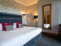 Luxury Balcony room, Balmer Lawn Hotel