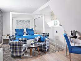 Splendid Super King room, Barnett Hill Hotel