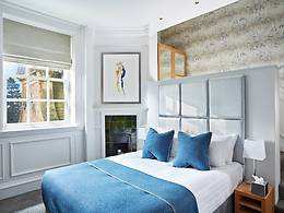 Comfy King room, Barnett Hill Hotel