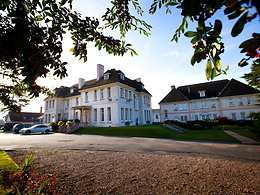 Brockencote Hall