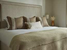 Three-Bedroomed Lodge room, Brockencote Hall