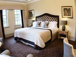 Deluxe room, Brockencote Hall