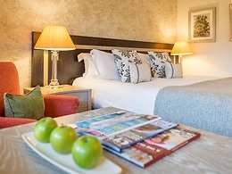 Knightwood room, Careys Manor & Senspa