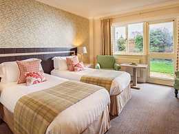 Knightwood room, Careys Manor & Senspa