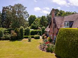 Careys Manor & Senspa