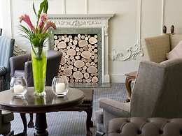 Chateau La Chaire Hotel