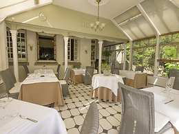 Chateau La Chaire Hotel
