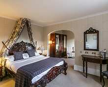 Themed Suite room, Dalhousie Castle