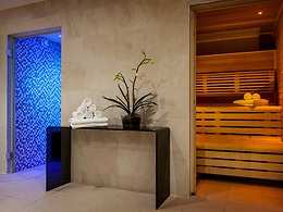 The Eden Spa spa, Down Hall