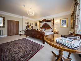 Luxury Emperor room, Goldsborough Hall