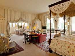 Royal Four poster room, Hartwell House & Spa