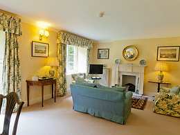 Courtyard room, Hartwell House & Spa