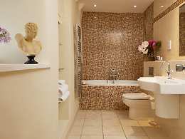Super Deluxe room, Houstoun House