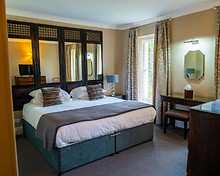 House room, Lake Country House