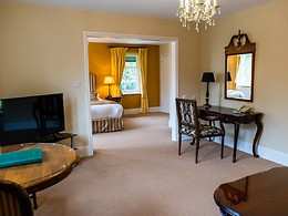 Lodge room, Lake Country House