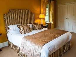 Lodge room, Lake Country House