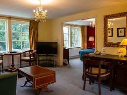 Lodge room, Lake Country House