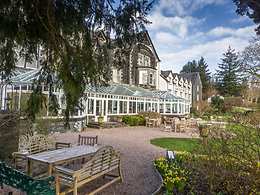 Lakeside Hotel and Spa