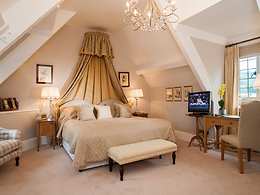 State room, Llangoed Hall Hotel