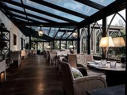 The Beagle Bar and Brasserie restaurant, Manor House Hotel Moreton in Marsh