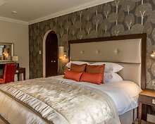 Deluxe room, Oakley Hall Hotel