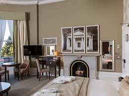 Oakley Hall Hotel