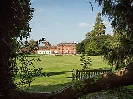 Oakley Hall Hotel