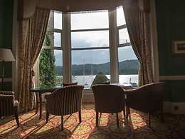 Old England Hotel and Spa