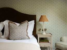 Water's Edge Cottage room, Saltmoore