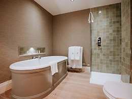 Signature Suite room, Swinton Park