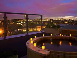Lucy Suite - with private hot tub room, The Bermondsey Square Hotel