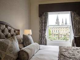 Classic room, The Bonham Hotel