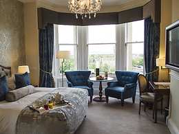 Junior room, The Bonham Hotel