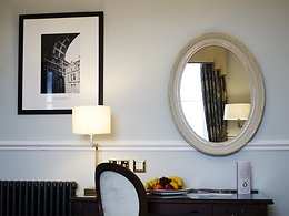 Superior room, The Bonham Hotel