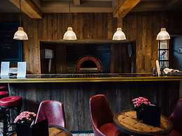 The Crown and Thistle