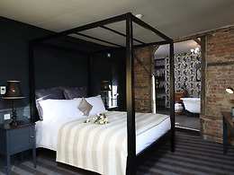 Character room, The Crown and Thistle