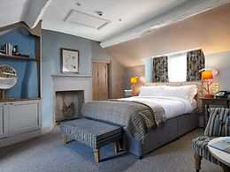 Luxury Suites room, The Devonshire Arms at Beeley