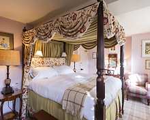 Farmhouse Four Poster room, The Devonshire Arms at Pilsley