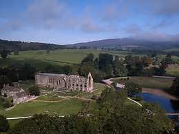 The Devonshire Arms Hotel & Spa