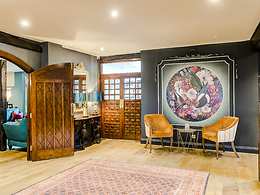 The George Hotel SURYA