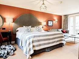 Silkwood Double or Twin room, The Hare and Hounds