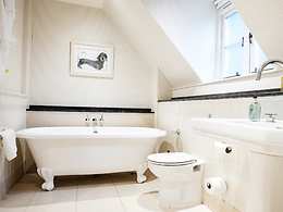 Silkwood Double or Twin room, The Hare and Hounds