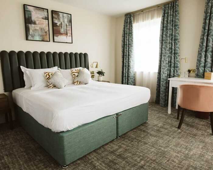 Accessible Deluxe room, The Hillbrook Hotel