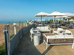 The Relais Cooden Beach