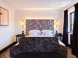 The Wainstones Hotel