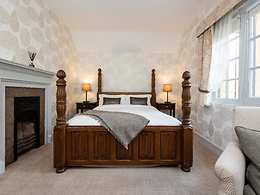 Deluxe Hall Queen room, The Wood Norton