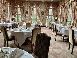 The Oak Room Restaurant restaurant, Tylney Hall