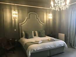 Premium Super King room, Welbeck Manor Hotel