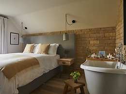 Pet friendly Riverside room, Wild Thyme and Honey